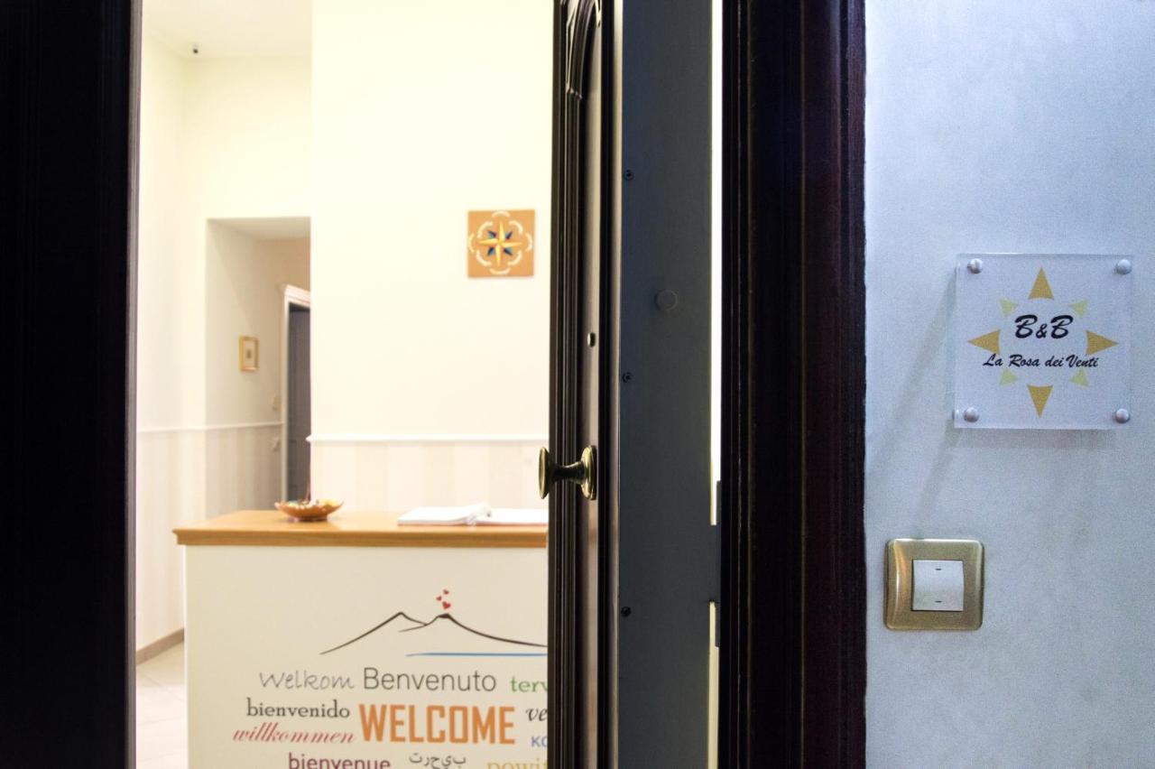 B&B La Rosa Dei Venti Napoli Bagian luar foto