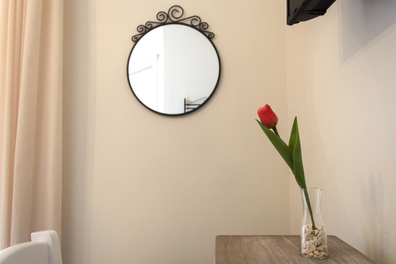 B&B La Rosa Dei Venti Napoli Bagian luar foto