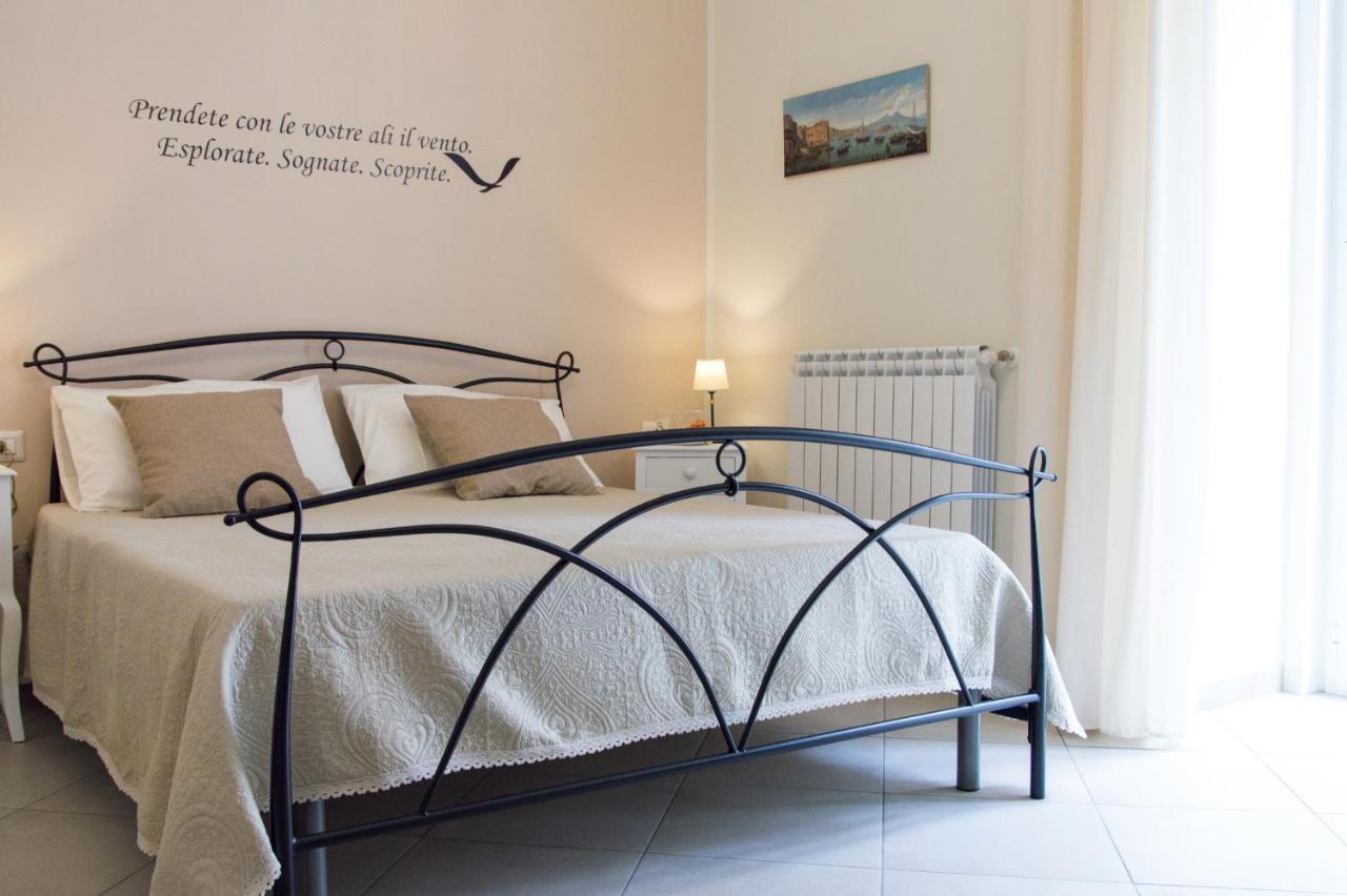 B&B La Rosa Dei Venti Napoli Bagian luar foto