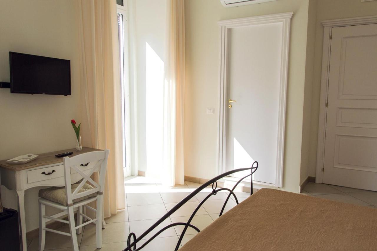 B&B La Rosa Dei Venti Napoli Bagian luar foto